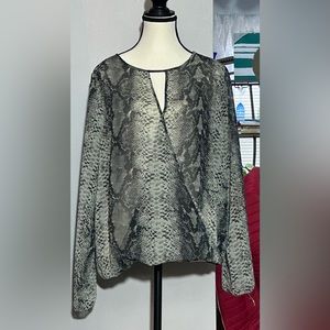 Women’s L blouse